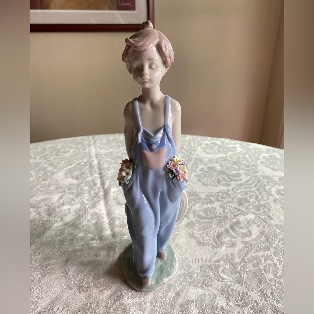 RETIRED 1997 ‘POCKET FULL OF WISHES LLADRO’ PORCELAIN FIGURINE- Item # 01007650